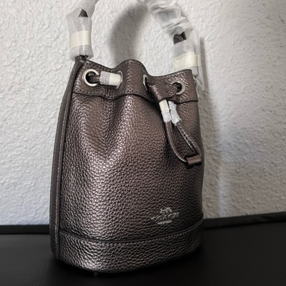 NWT COACH DEMPSEY DRAWSTRING BUCKET BAG 15 IN SILVER/METALLIC GUNMETAL CROSSBODY - Picture 7 of 14